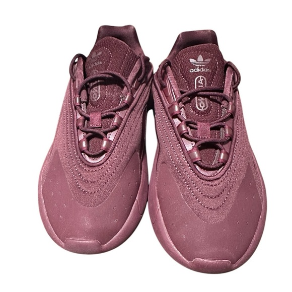 Adidas ozelia shoes maroon color size 4 - Picture 1 of 5